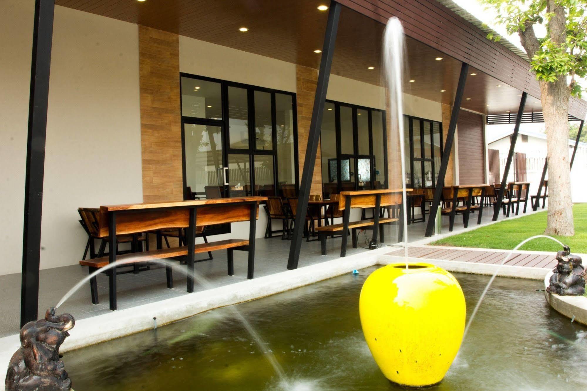 Np Hotel Buriram Exterior foto
